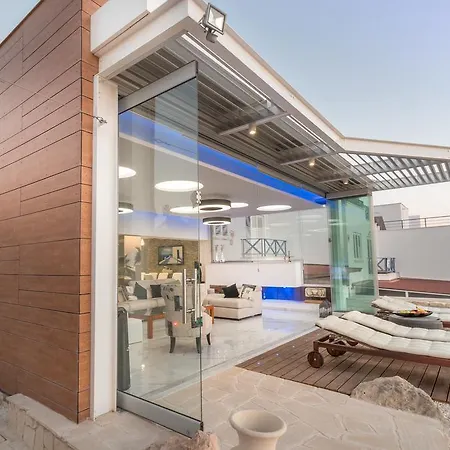 Posidonia Villa *